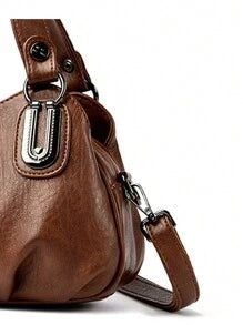 Chic & Versatile Crossbody Bag